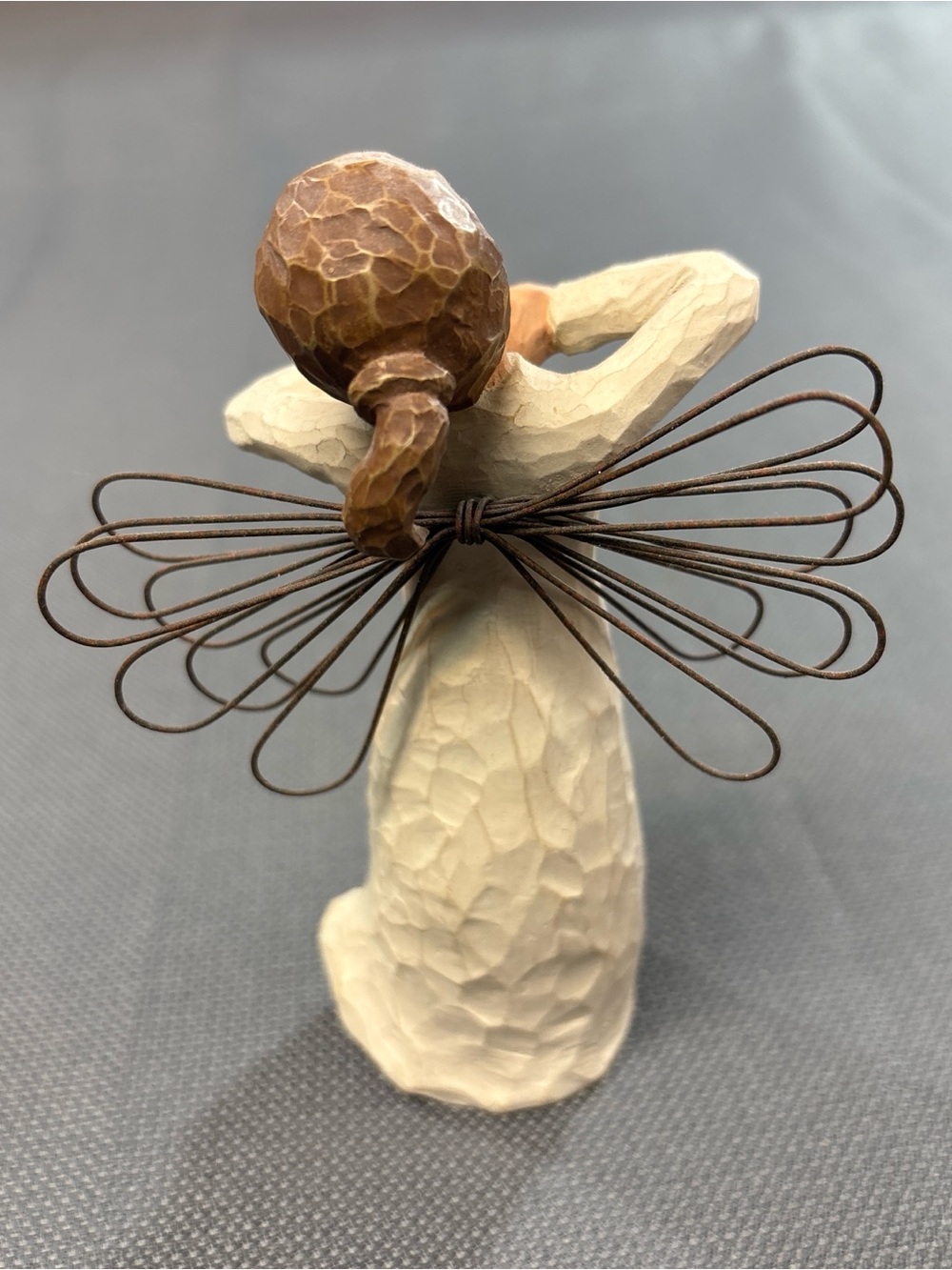 Willow Tree Angel of Happiness figurine by Demdaco sculpted resin & wire wings. - Picture 3 of 5